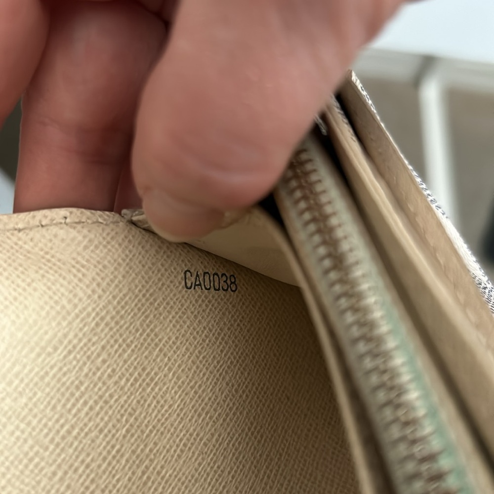 Louis Vuitton Damier Azur Sarah Wallet - Picture 12 of 13